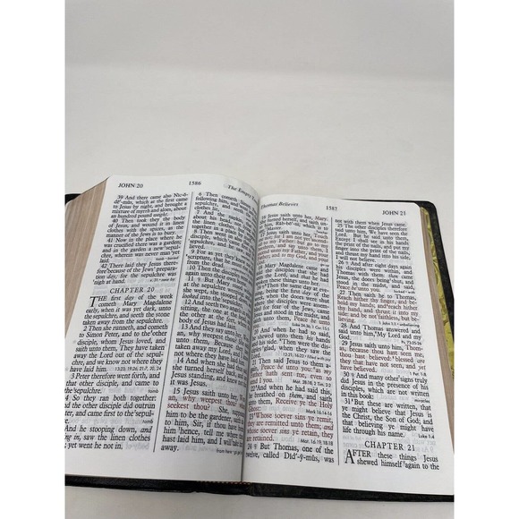 Holy Bible 1976 Giant Print King James Version Red Letter Reference Concordance - Picture 14 of 16